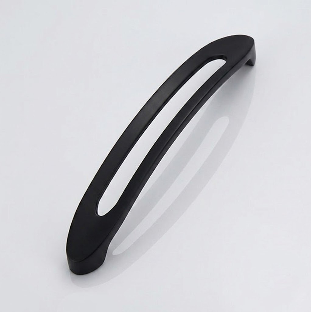 1010 zinc alloy cabinet handle in matt black finish